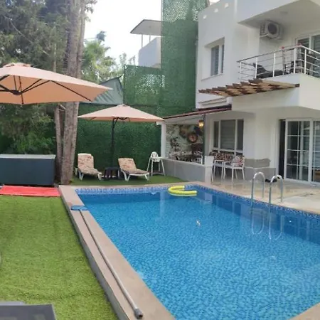 别墅 Greenvilla3 Belek-15 Beds-7Rooms Full Triplex Villa In Belek With 10Meter Private Pool & Garden Wi-Fi- Full Kitchen & Bed Equipments-New Air Conditions Free Parking 3Shower & Wc *